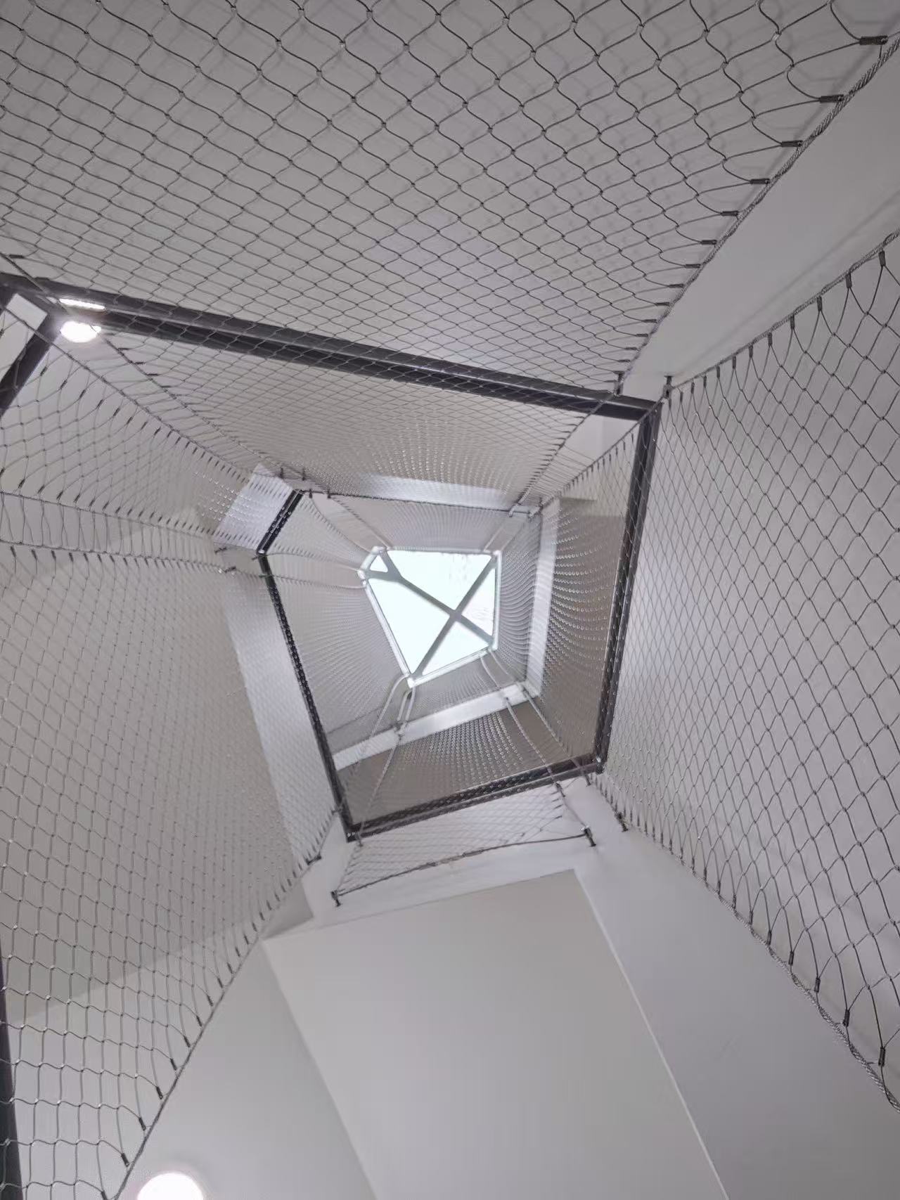 Filet inox dans le volume intérieur — STICK-IT FRANCE